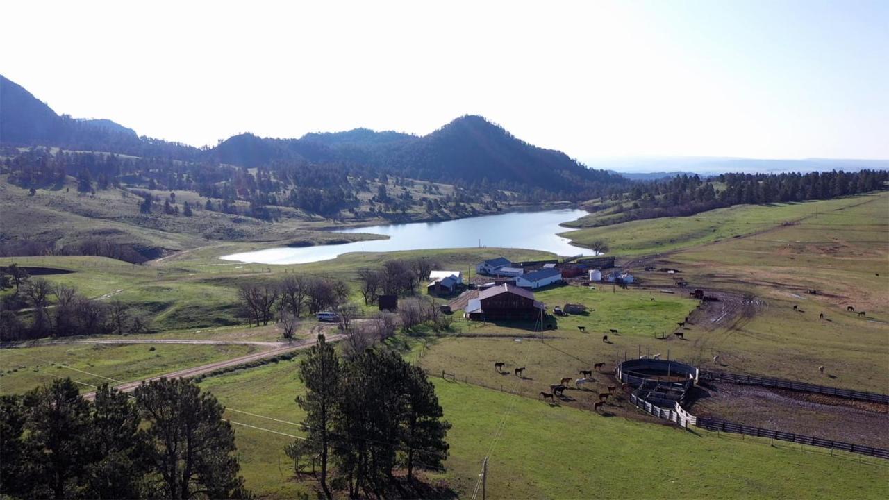 Willa Lake Guest Ranch Devils Tower Zewnętrze zdjęcie