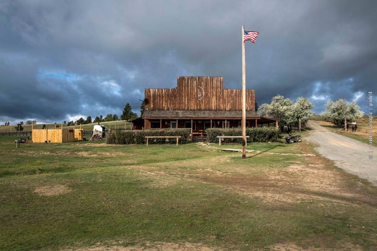 Willa Lake Guest Ranch Devils Tower Zewnętrze zdjęcie